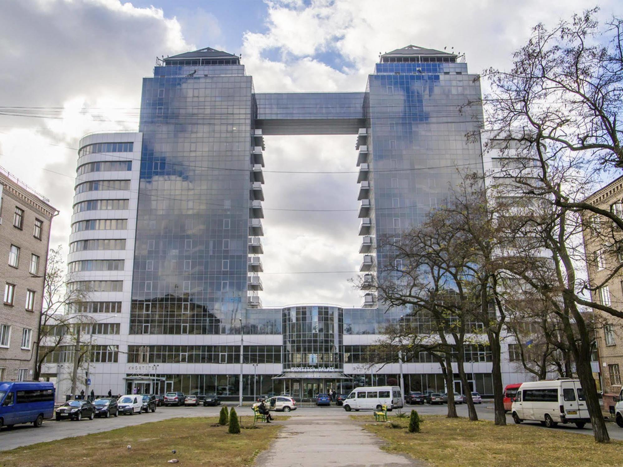 コルティツァ パレス ホテル Zaporizhia エクステリア 写真